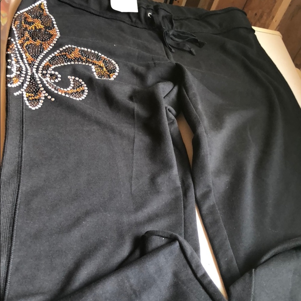 Leggings Size M. NWT.  AWESOME AND UNIQUE!!